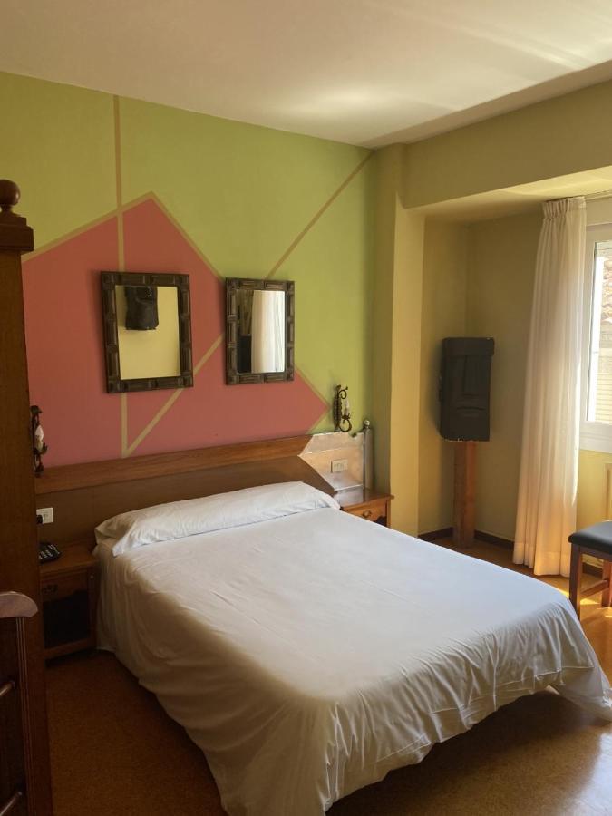 Hotel Bayona ไบโยนา ภายนอก รูปภาพ